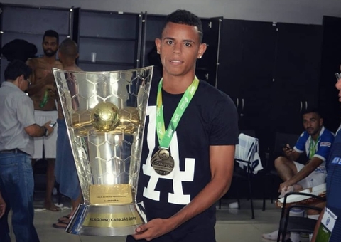 Manauara EC renova contrato com lateral direito Da Silva para 2023