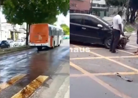 Acidente entre ônibus e carro tem vazamento de óleo na pista e risco para motociclistas em Manaus