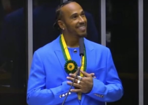 Lewis Hamilton recebe título de cidadão honorário brasileiro na Câmara 