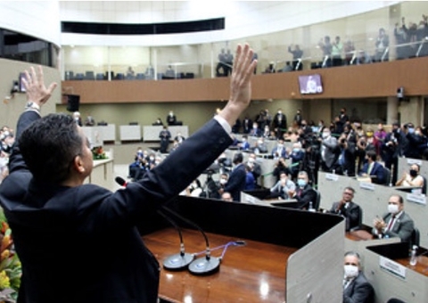 David Almeida vai conversar com vereadores para evitar 'guerra' na eleição para presidente da CMM