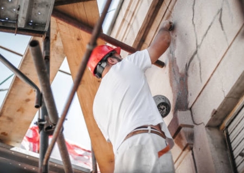 Prefeitura gastará mais de R$ 1,3 milhão para adequar prédio em escola no Amazonas