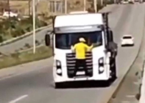 Ficar pendurado foi um ato de defesa, diz 'patriota do caminhão'