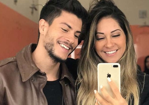 Arthur Aguiar confessa que quer reconquistar Maíra Cardi após separação
