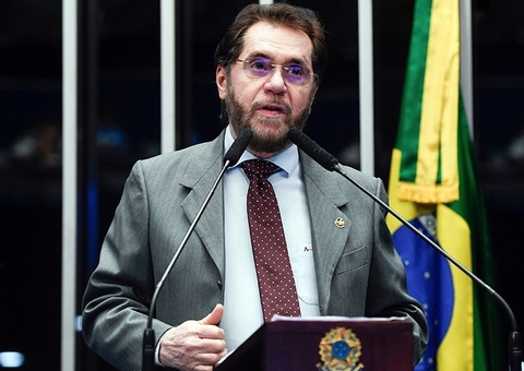 Plínio Valério pede ao Senado que examine pedidos de impeachment de ministros do STF
