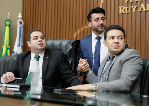 Dez deputados apoiam reeleição de Roberto Cidade como presidente da Aleam