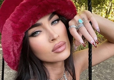 Seguidor reclama de “pelo pubiano” de Megan Fox em foto e leva invertida da atriz 