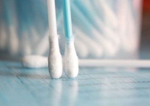 Fumar 'cotonete': fumaça da queima do material é tóxica para o pulmão