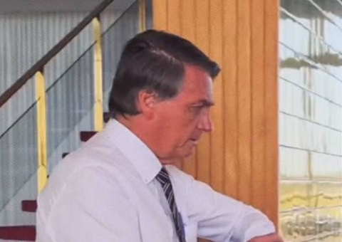 Sumido do Twitter, Bolsonaro posta diariamente em Telegram e TikTok