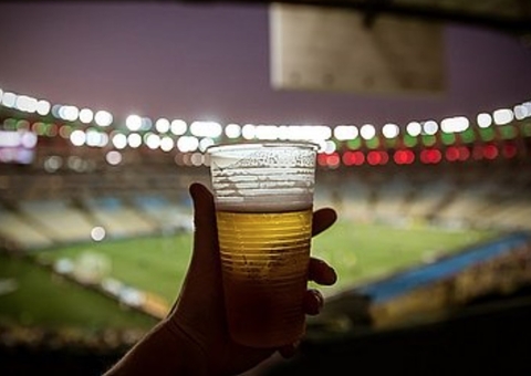 Fifa estreia nova Fanfest com fila para cerveja a R$ 73