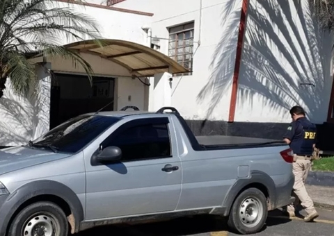 Homem rouba carro por estar 'cansado de andar' e acaba preso pela PRF
