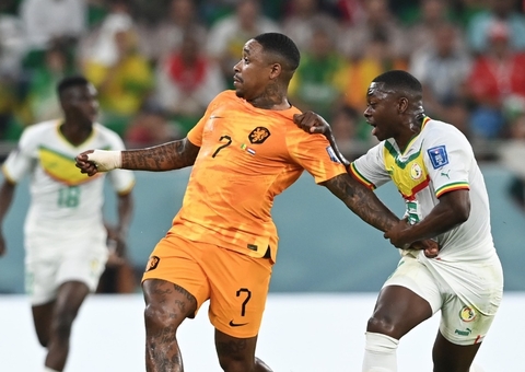 Holanda vence o Senegal por 2 a 0 em jogo acirrado em Doha