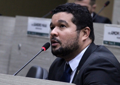Vereador Fransuá substitui Marcelo Serafim no posto de líder do prefeito na CMM
