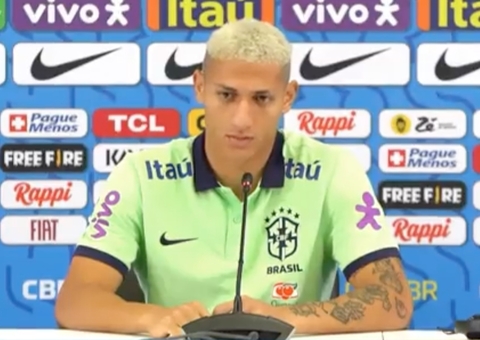 Jornalista alemão xinga Neymar e Richarlison rebate: 'babaca'