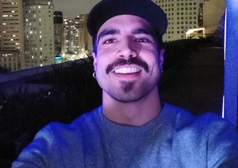 Vendedor de loja de shopping diz que foi humilhado por Caio Castro e processa ator