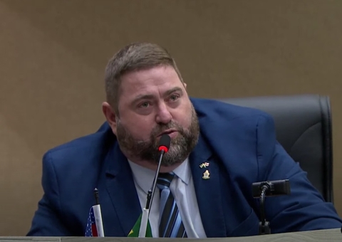 Vereador William Alemão denuncia ofensa ao receber saudação nazista na CMM; vídeo