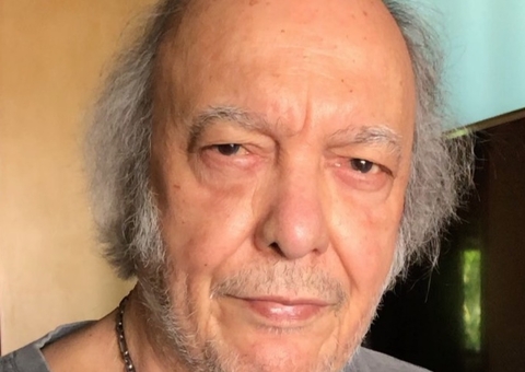 Erasmo Carlos é internado em estado grave e está intubado