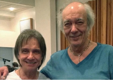 Roberto Carlos ainda não sabe da morte de Erasmo Carlos 