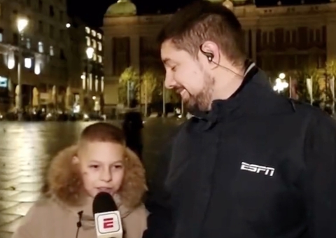 'Neymar vai chorar igual um bebê', aposta torcedor da Sérvia em entrevista