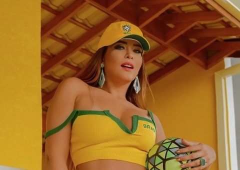 Com a boca na vuvuzela, Geisy Arruda faz ensaio sensual para Copa 