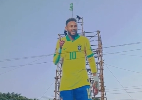 Indianos montam Neymar de 30 metros para torcer para o Brasil