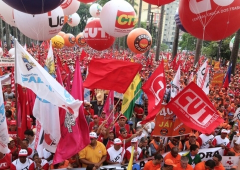 Centrais sindicais vão pedir salário mínimo de R$ 1.342 para Lula