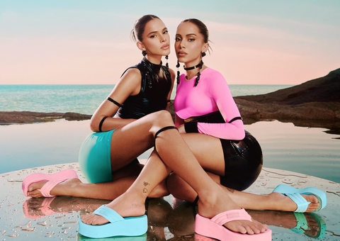 Bruna Marquezine e Anitta posam juntas, anos após desavença por Neymar 