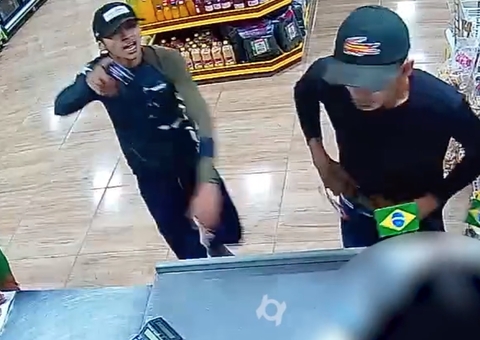 Vídeo: Criminosos violentos agridem funcionárias de frutaria em Manaus