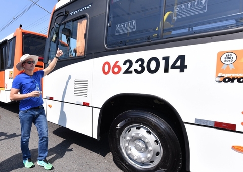 Prefeito vai entregar 15 novos ônibus do transporte coletivo em Manaus