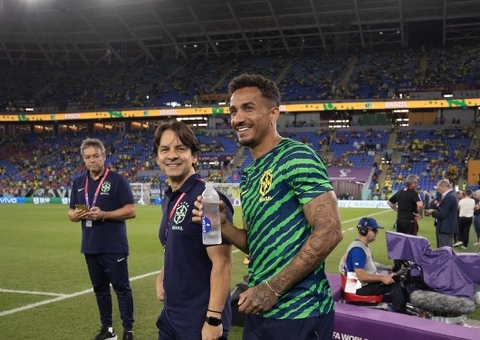 Danilo vai a Brasil x Suíça e faz tratamento contra lesão na beira do campo