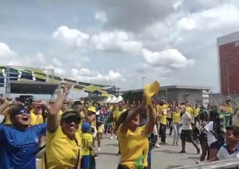 Torcida na Arena vibra com gol de Casemiro em Brasil x Suíça; Veja
