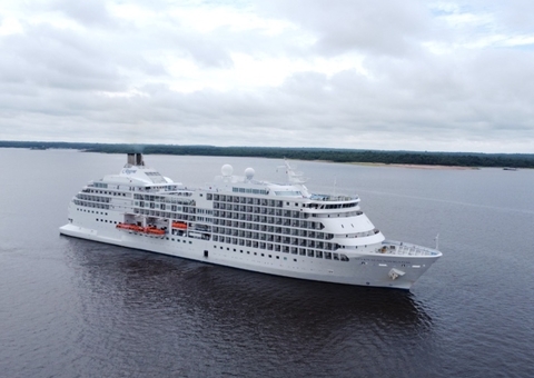 Segundo navio da temporada de cruzeiros chega a Manaus com cerca de 500 turistas