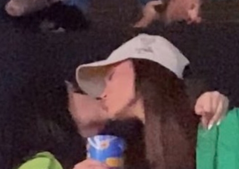 Juliette e Sarah dão selinho assistindo jogo da Copa e público reage: ‘Sariette vive’