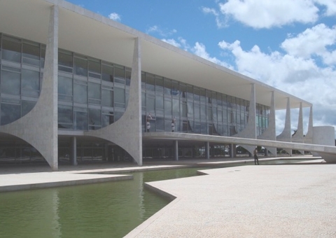 Em 2027, presidente eleito vai ser empossado em nova data