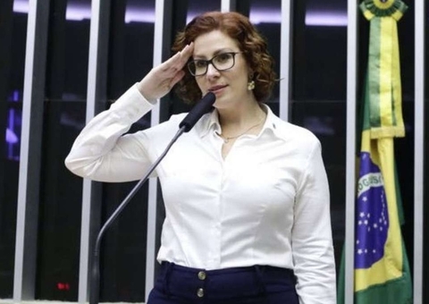 Deputados do PT acionam STF contra Zambelli por vídeo com falas golpistas