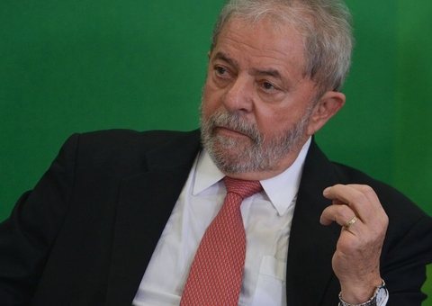 Sindicalistas pedem recomposição do salário mínimo a Lula