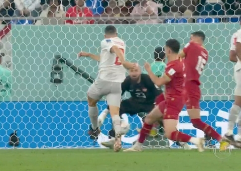 Suíça vira o placar contra a Sérvia no início do segundo tempo