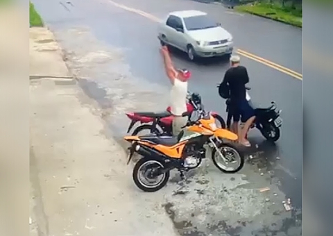 Vídeo: pistoleiro atira para o alto após assalto frustrado em Manaus