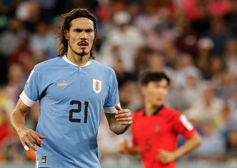 Zagueiro que deu cotovelada em membro da Fifa e Cavani serão processados