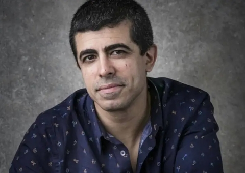 Jornalista chora e afirma que Marcius Melhem é inocente em caso de assédio 