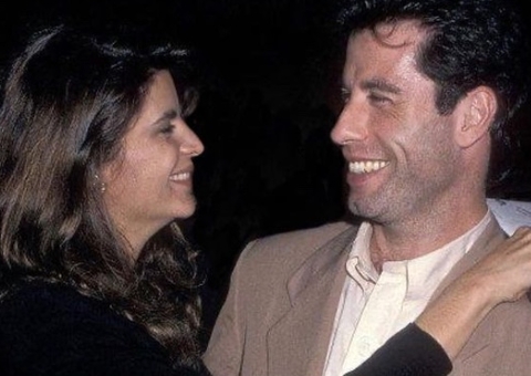 John Travolta se despede da atriz Kirstie Alley