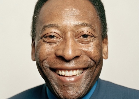 Papa Francisco diz que está rezando por Pelé