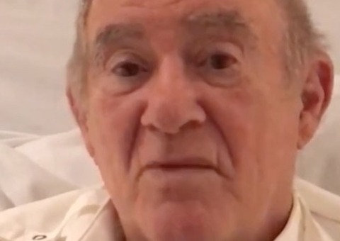 Renato Aragão grava vídeo de hospital após sofrer Acidente Isquêmico Transitório