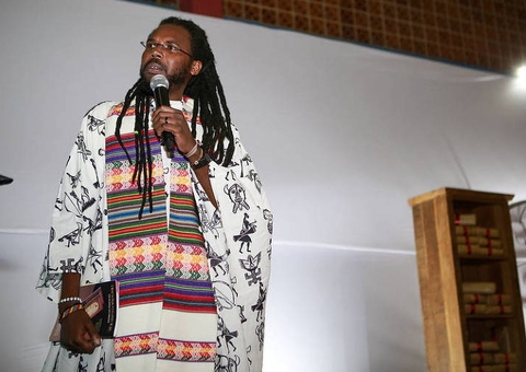 Padre é afastado após abençoar cerimônia comunitária com casais gays em SP