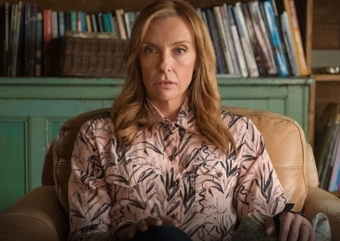 Toni Collette se separa do marido após fragrante de traição