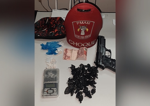 Menor é apreendido com arma e drogas escondidas em casa em Manaus