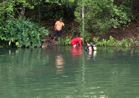 Homem morre eletrocutado ao tocar em fio elétrico enquanto nadava