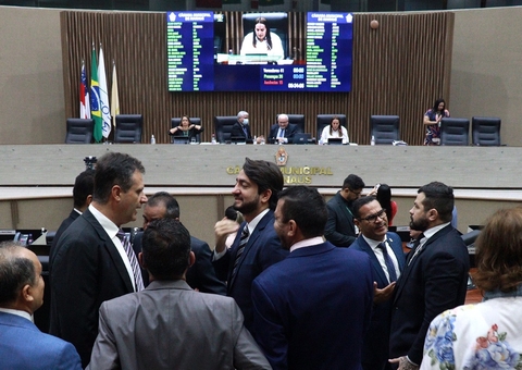 Vereadores de Manaus vão aumentar para R$ 70 mil valor da verba de gabinete