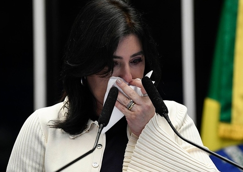 Emocionada, Tebet se despede do Senado, defende democracia e participação da mulher na política