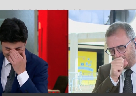 Comentarista da GloboNews engole mosquito e apresentador tem crise de riso 