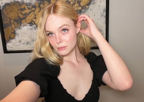 Elle Fanning assume namoro com ator 13 anos mais velho 